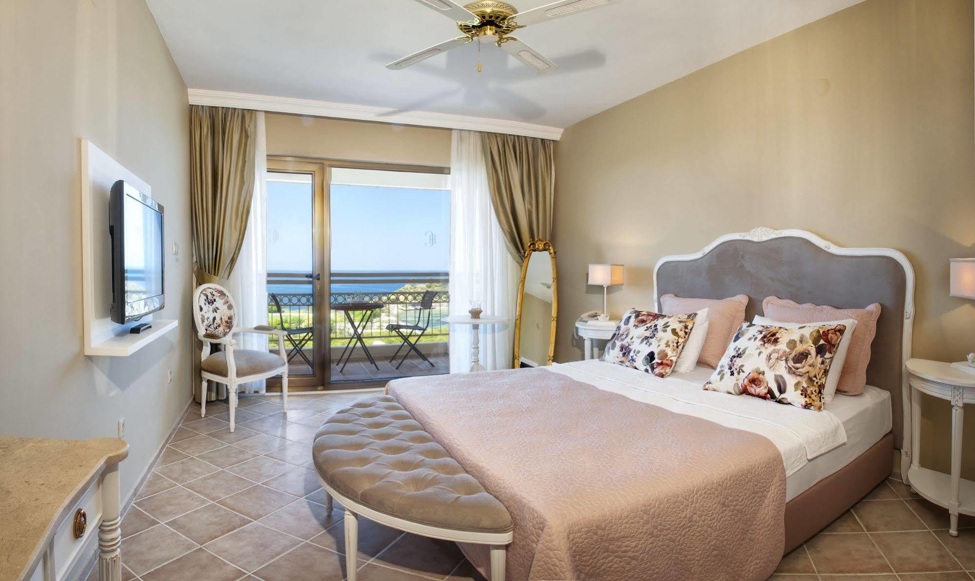 Carina Hotel Kuşadası